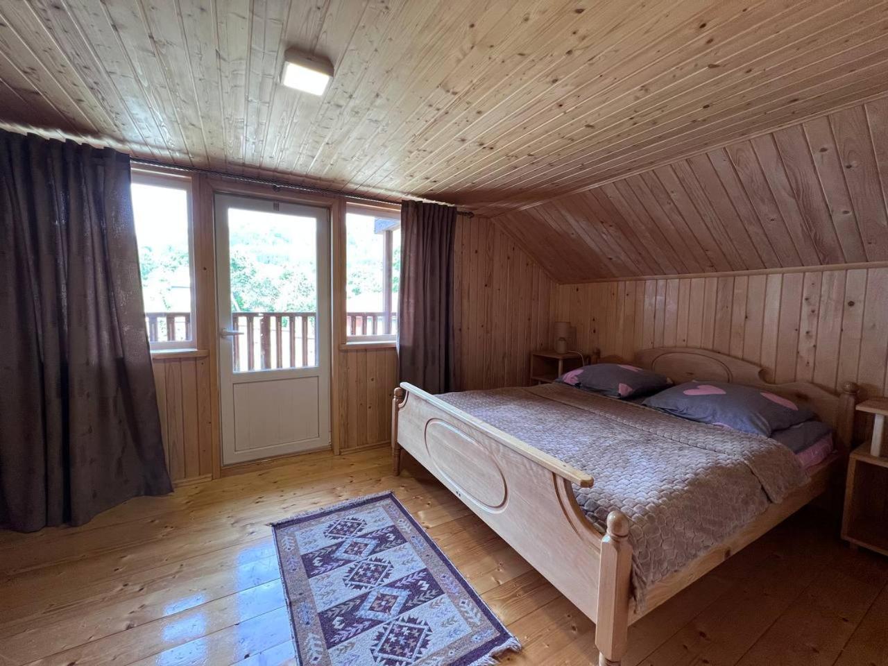 Анничка Villa Khorotseve Kültér fotó