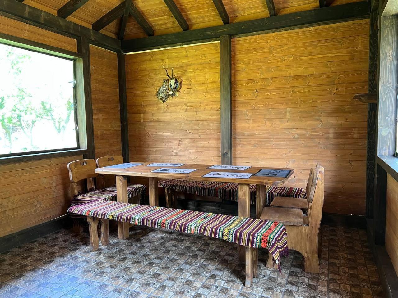 Анничка Villa Khorotseve Kültér fotó